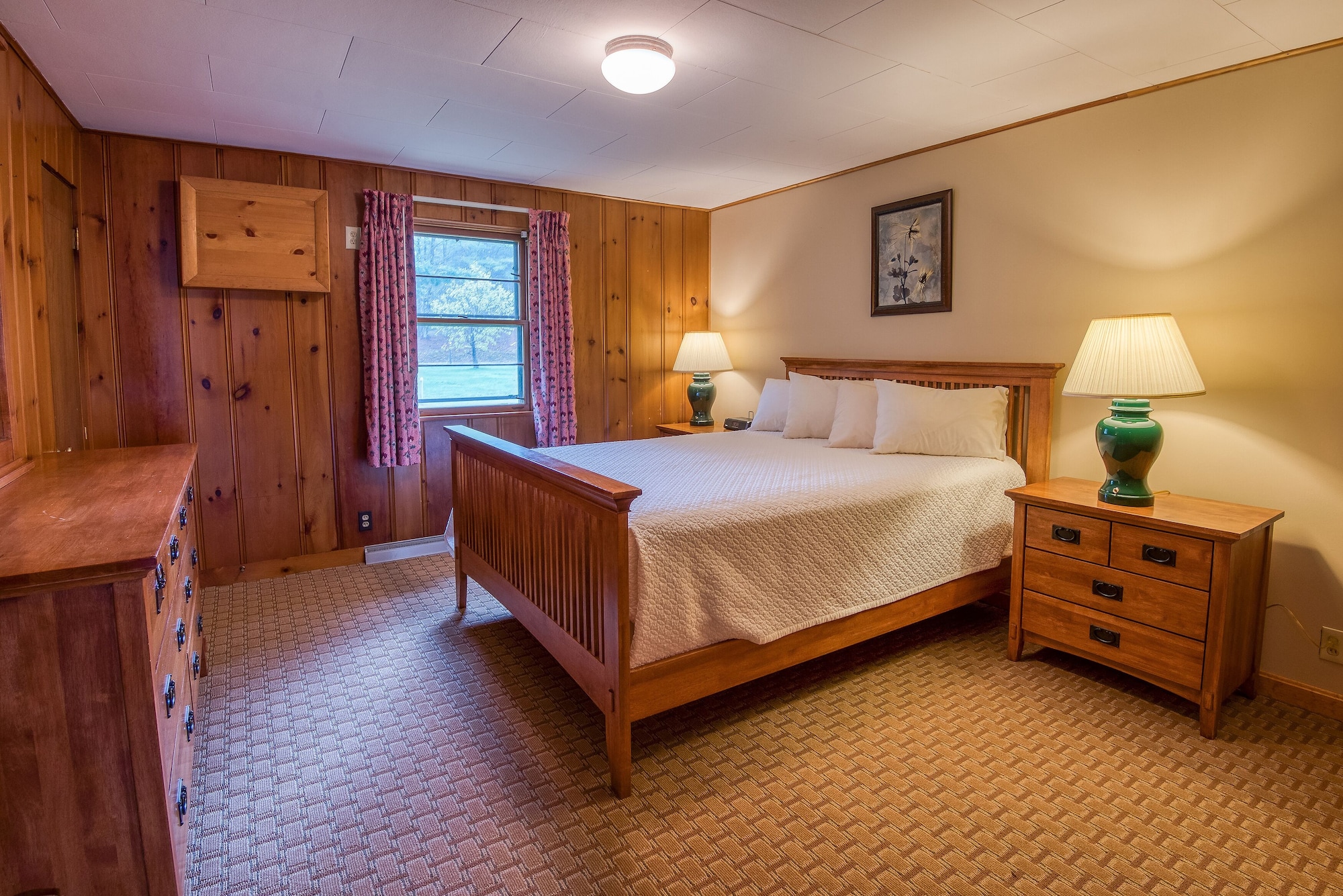 2 Bedrooms, Queen and Twin Beds, Island View