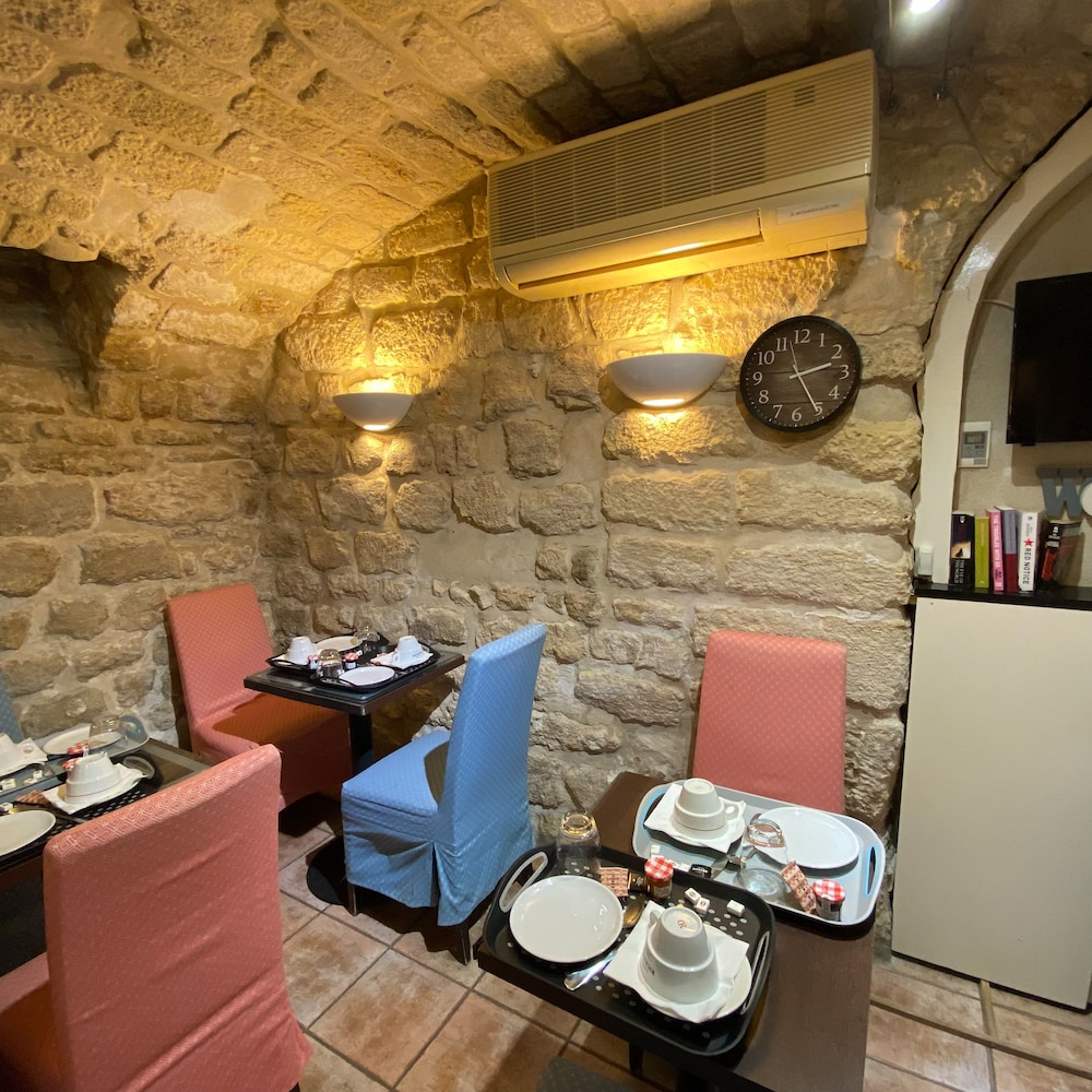 Austins Saint Lazare Hotel 45/61