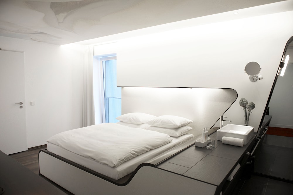 Hotel Q 15/71