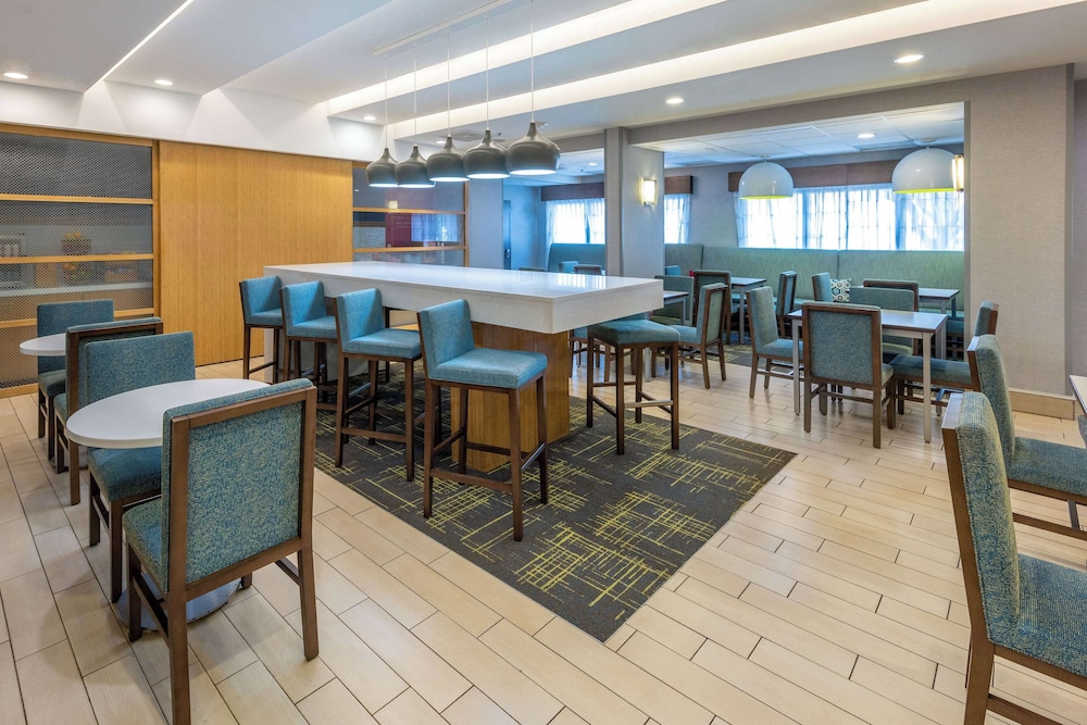 restaurant cafeteria