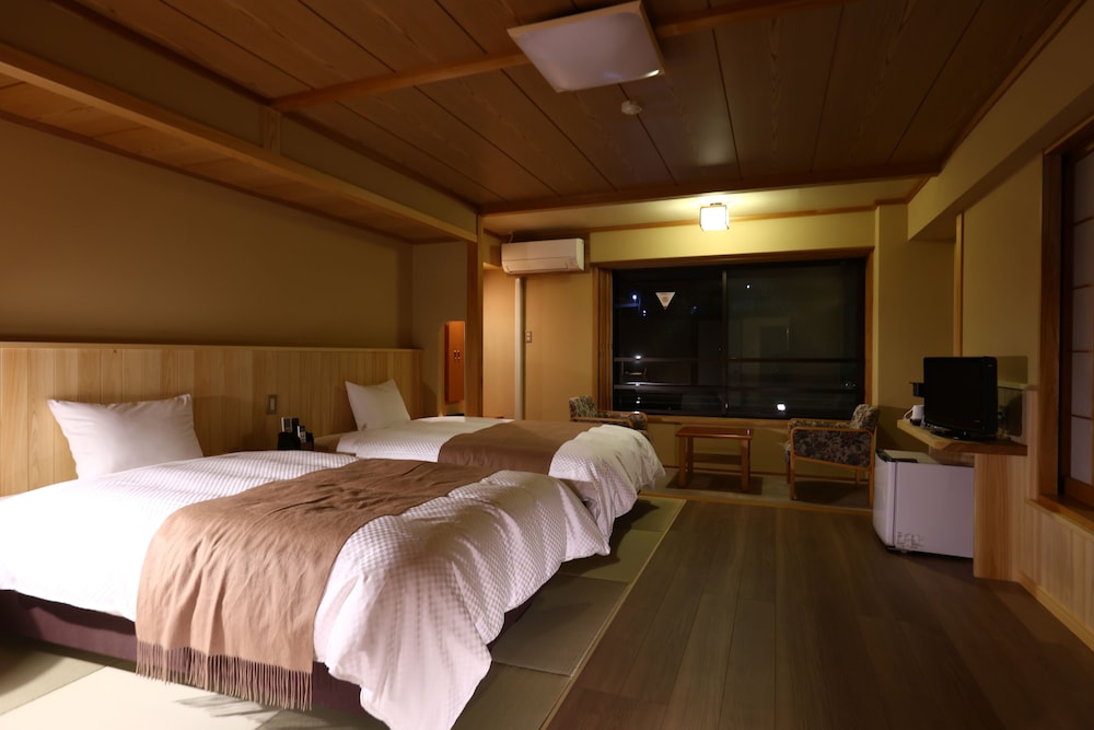 Shibu Hotel 13/66