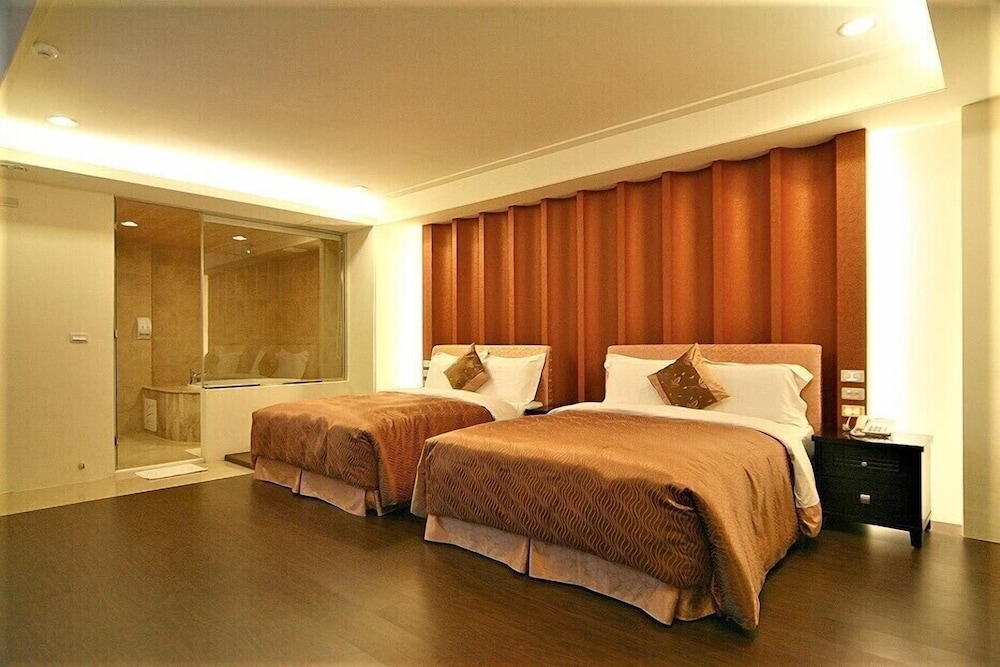 Tranquil Sea Hotel 10/46