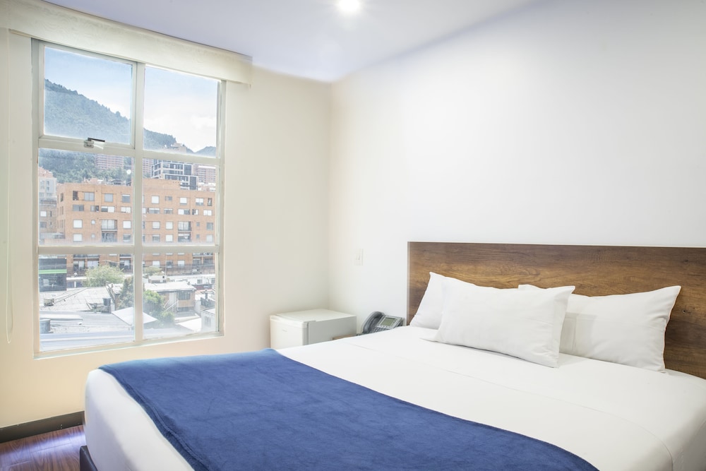 Hotel Black 28/72