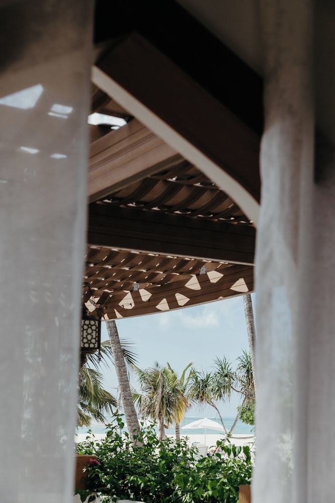 LUX* Marijani Zanzibar 9/65