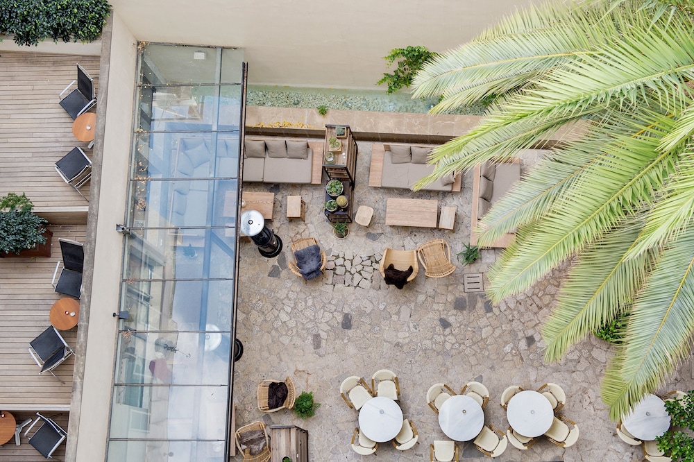 Petit Palace Hotel Tres 70/70