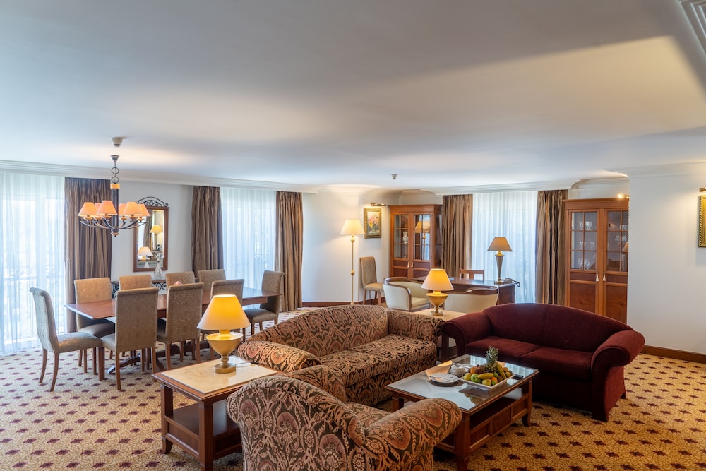 Ic Hotels Airport 46/69
