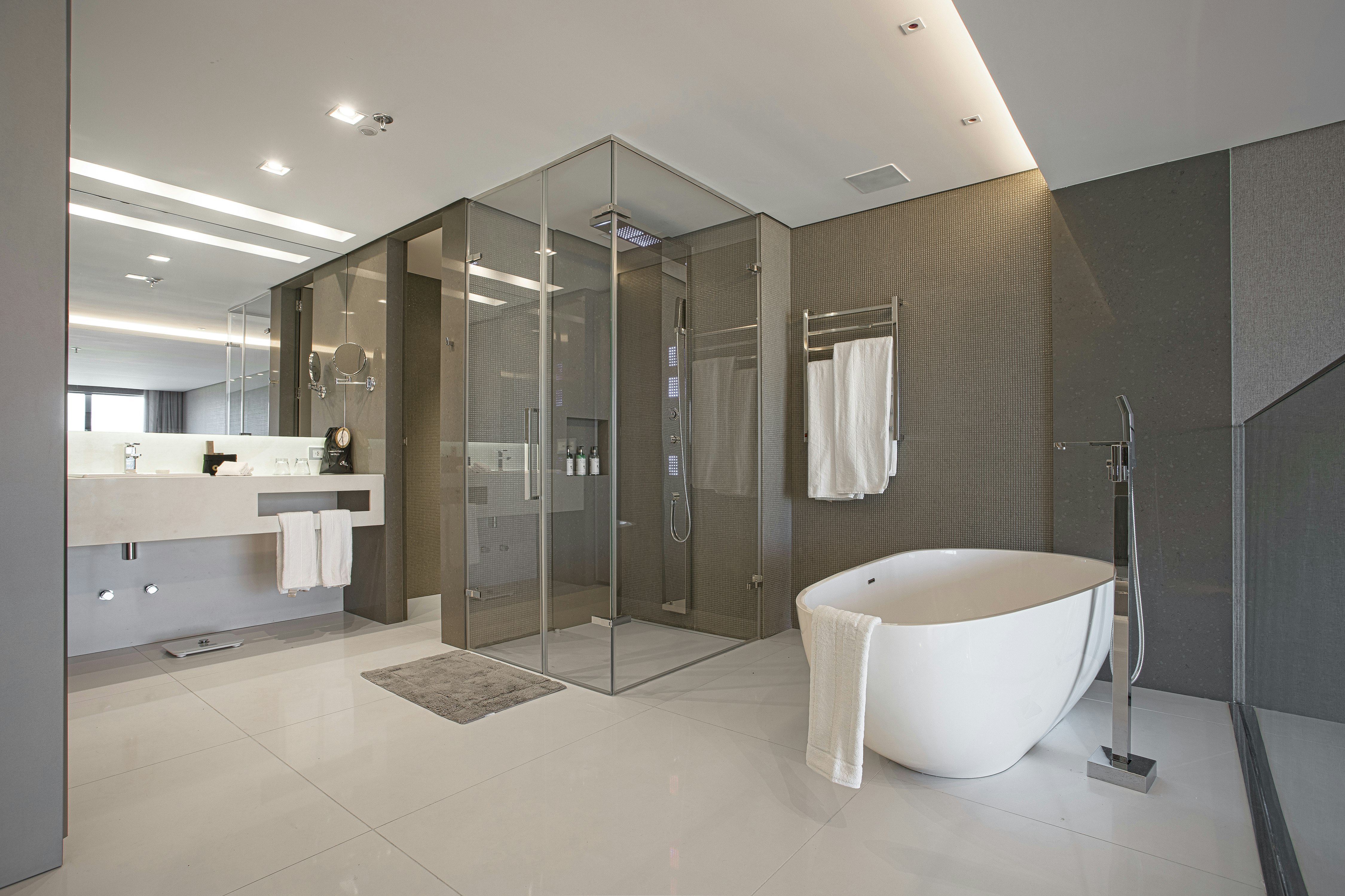 Suryaa Hotel Pinhais, Curio Collection by Hilton 47/50