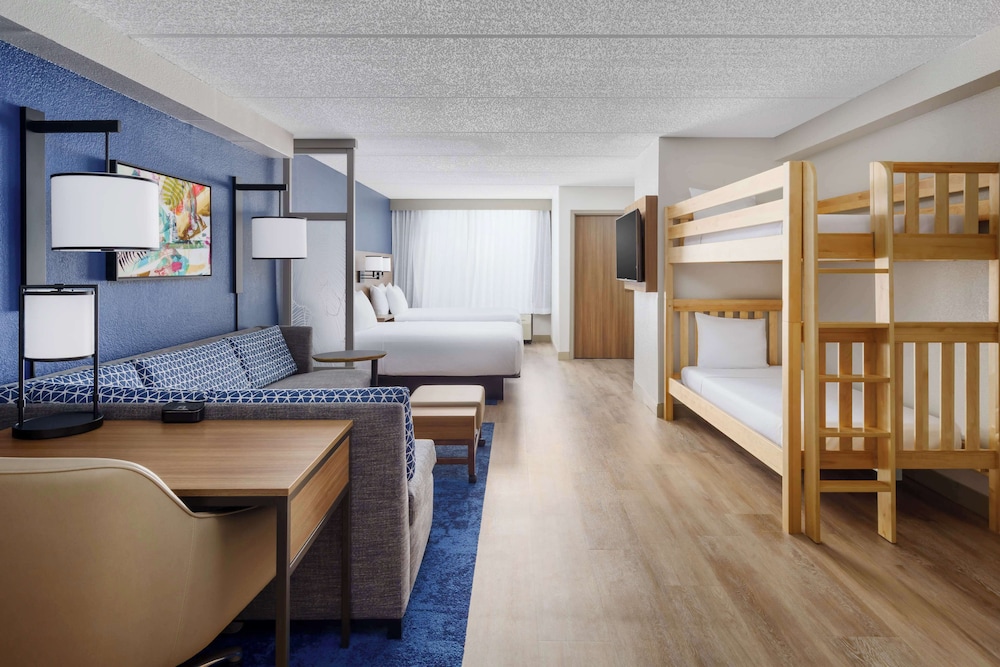 Hyatt Place Across from Universal Orlando Resort 40/60