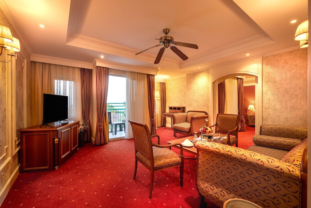 Belconti Resort Hotel 58/87