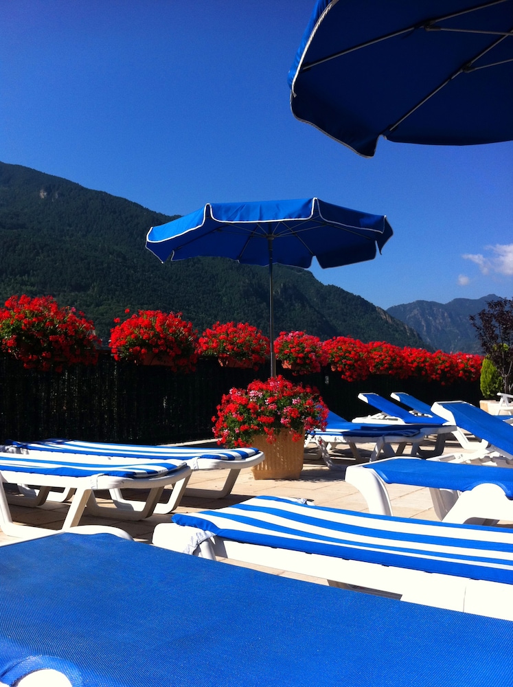 HOTEL PYRENEES 40/55