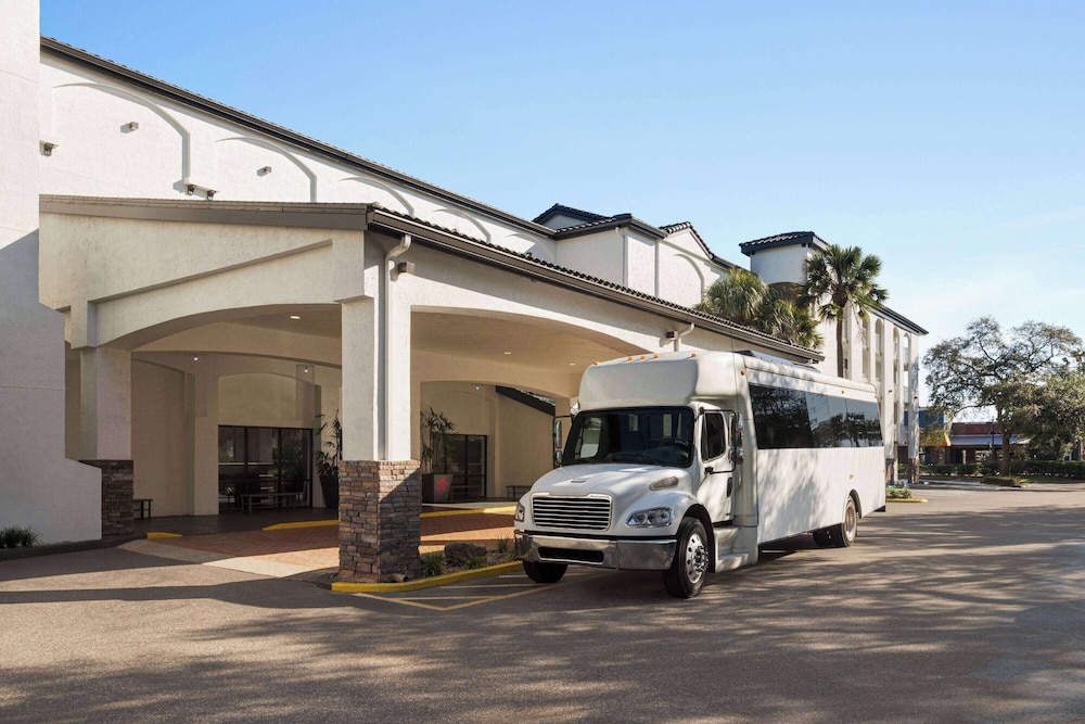 Mai Hana Hotel and Suites International Drive 45/55