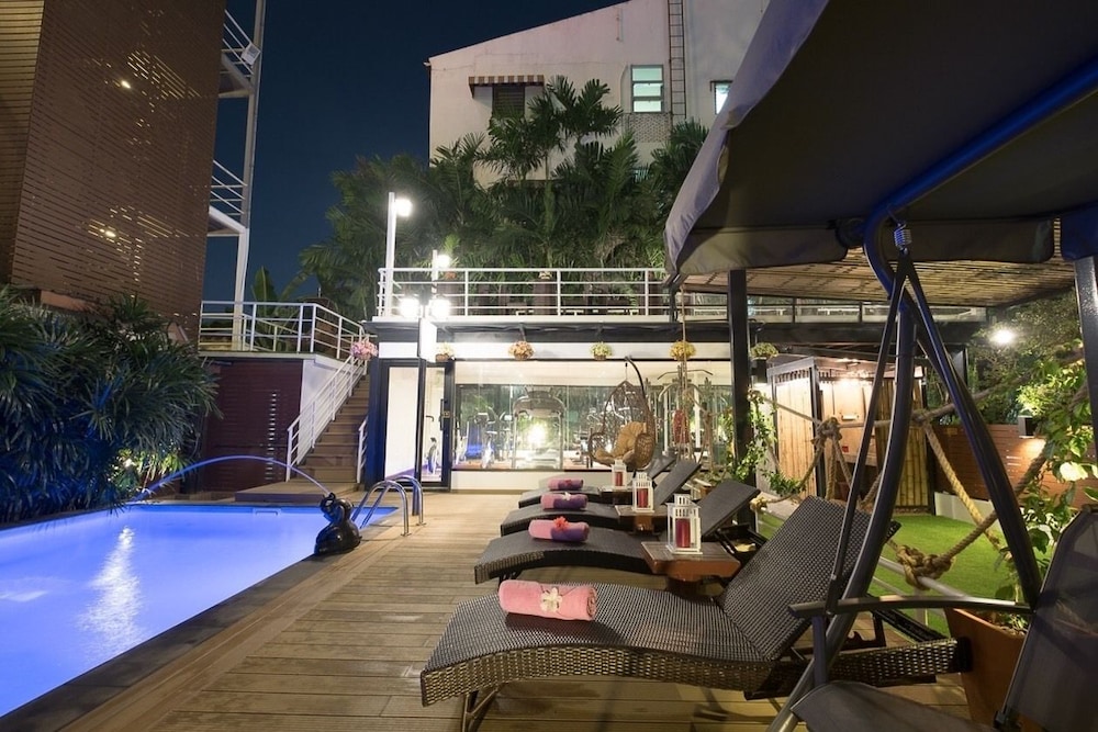 Siam Piman Hotel 38/72