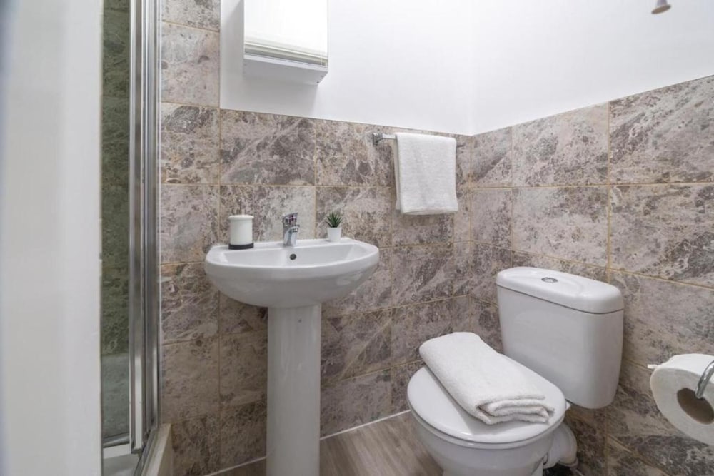Diana Hotel Near Wembley Self Serviced Apartments 35/41