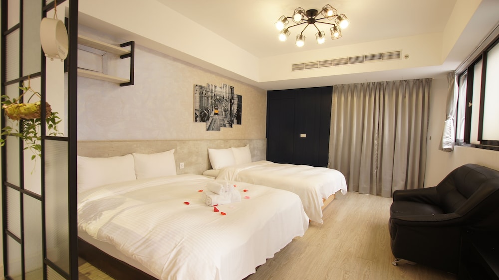 Colors Infinity Inn 52/70