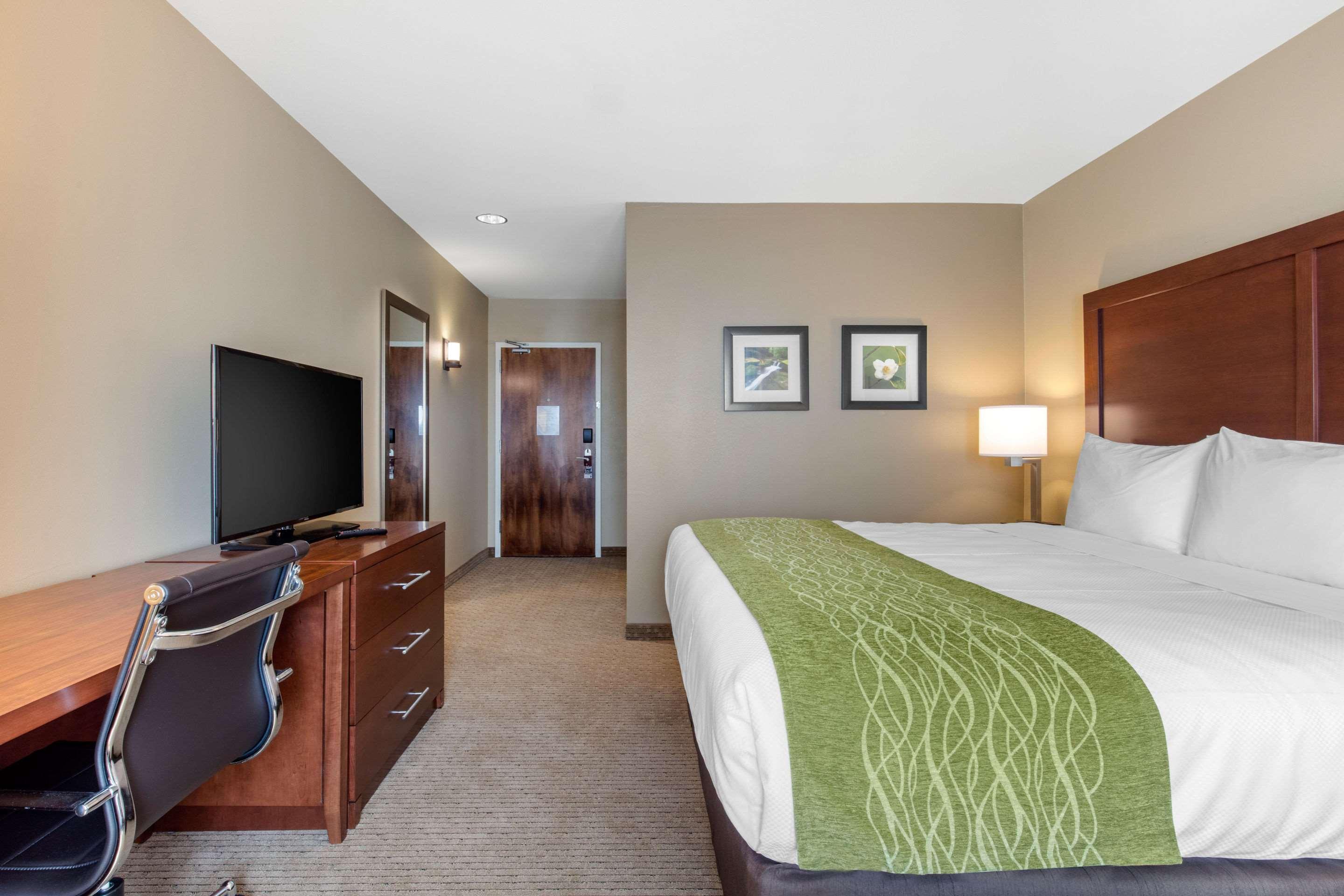 غرفة بسرير كينج، Comfort Inn & Suites At Crossplex Village 2/9
