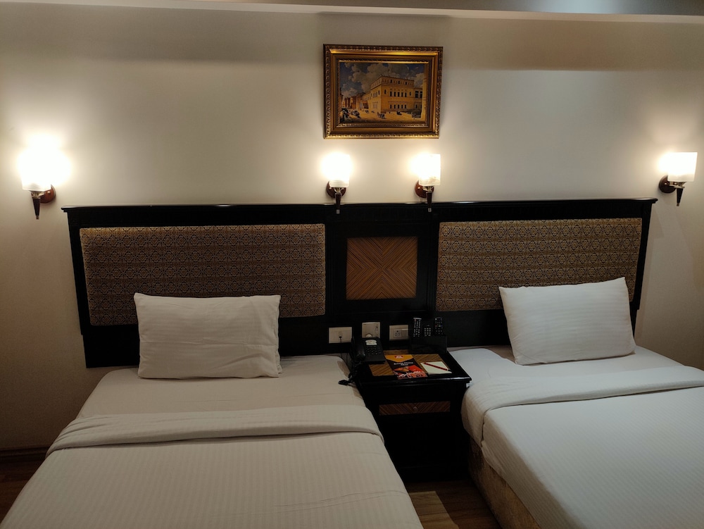 SRM HOTEL 15/41