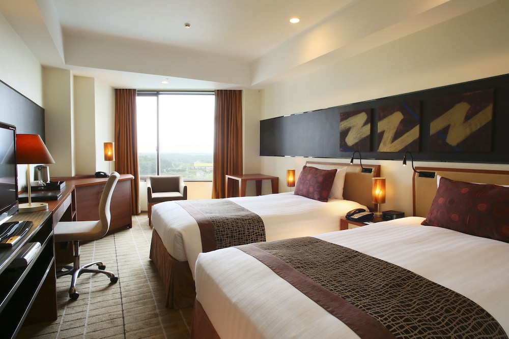 2 BEDROOMS, BASIC, TWIN BEDS