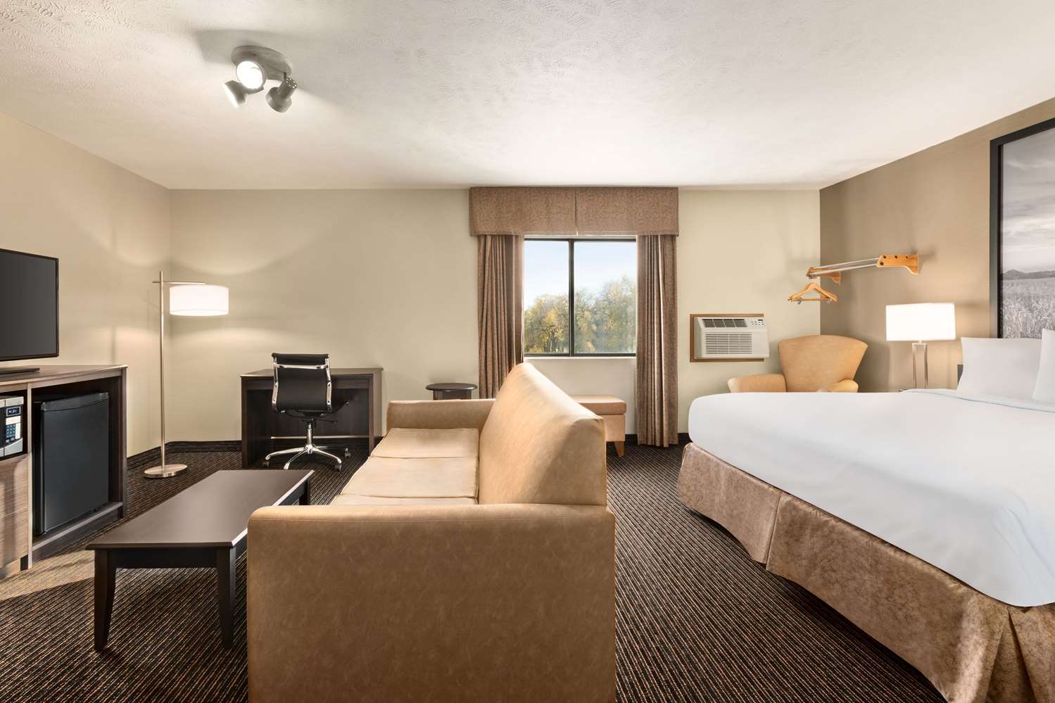 Super 8 by Wyndham Lincoln North 5/32