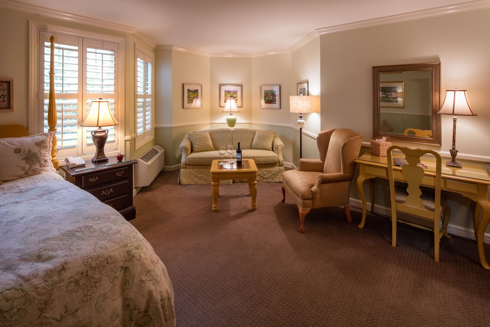 Apple Farm Inn 37/65
