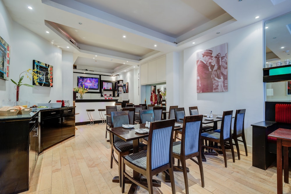 Admiral Hotel at Park Avenue (ex Admiral Hotel) 43/50