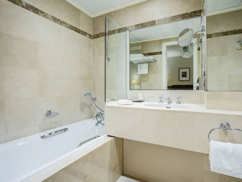 Hotel Royal Saint Honore 26/60