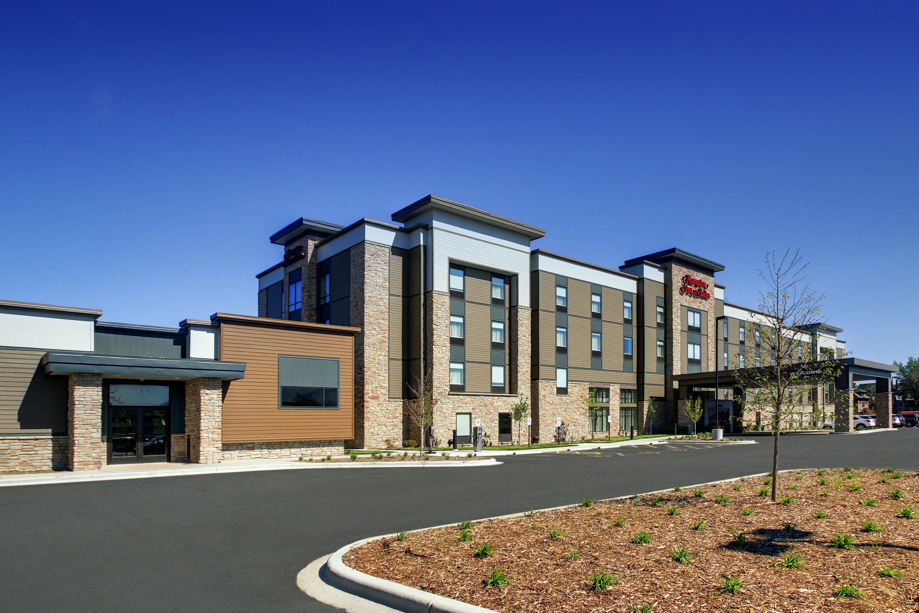 Hampton Inn & Suites Milwaukee West 64/64