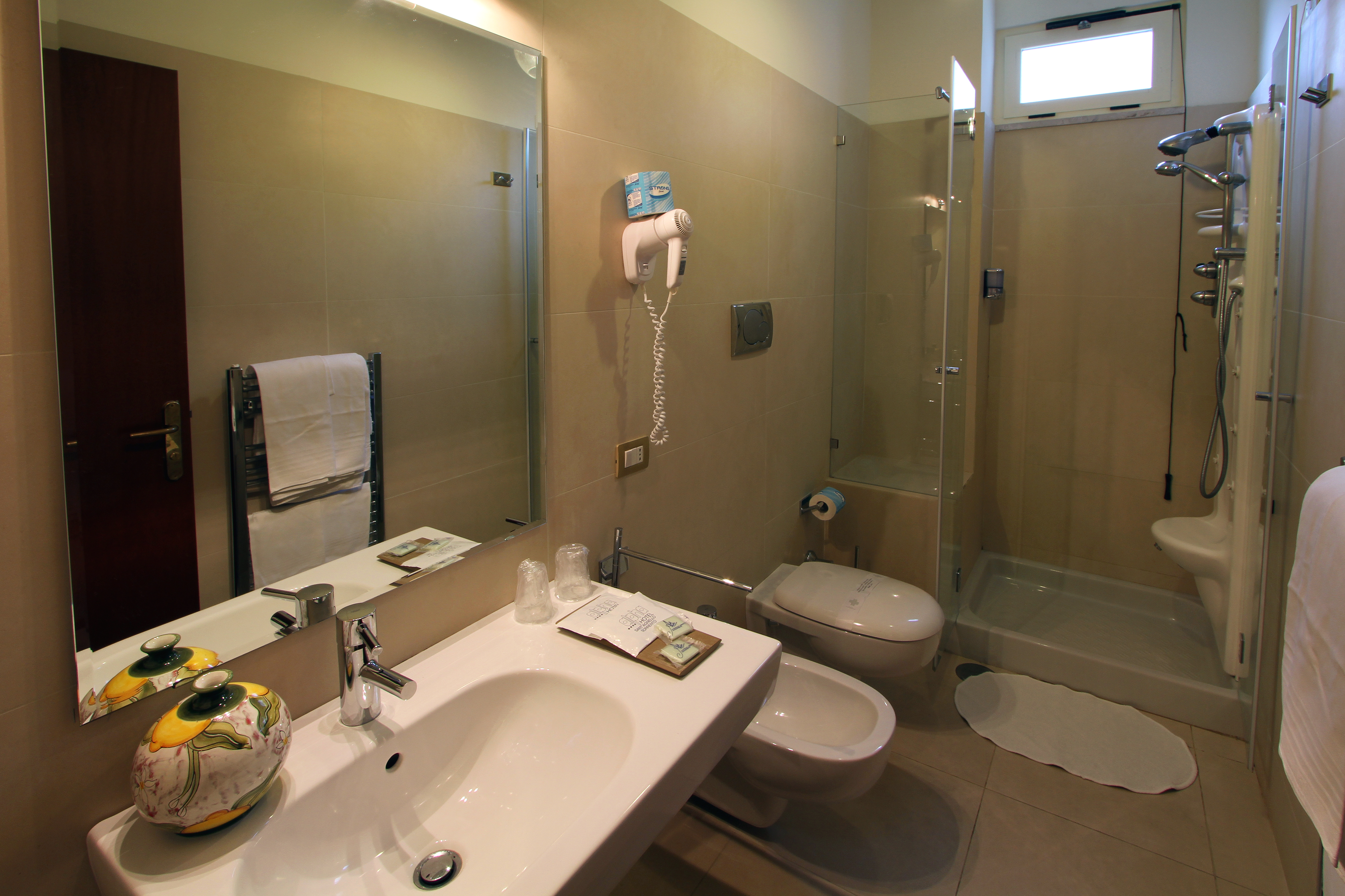 Room, Quadruple, Balcony or Patio 4/5