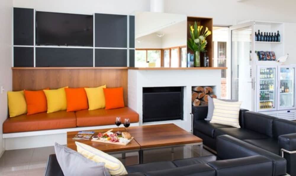 The Horatio Suites And Motel 28/49
