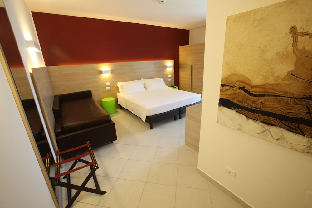 HOTEL SOLE 24/52
