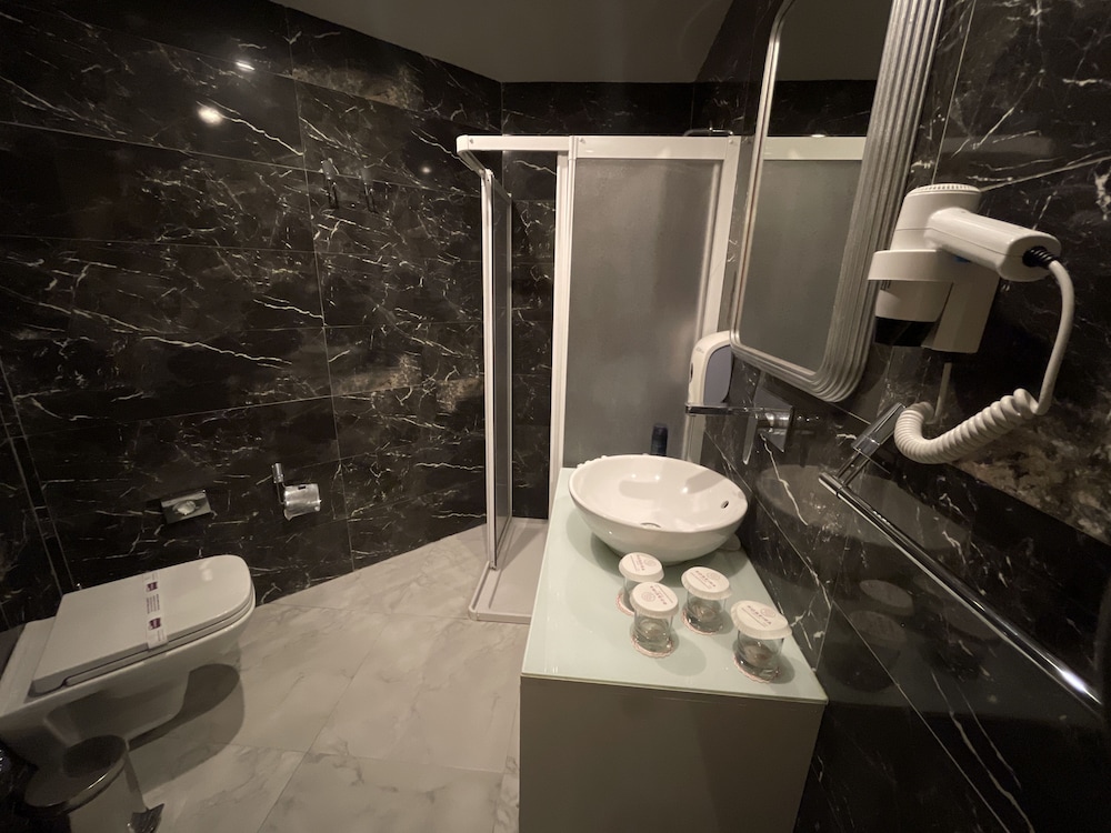 Roseira Beach Resort 40/43