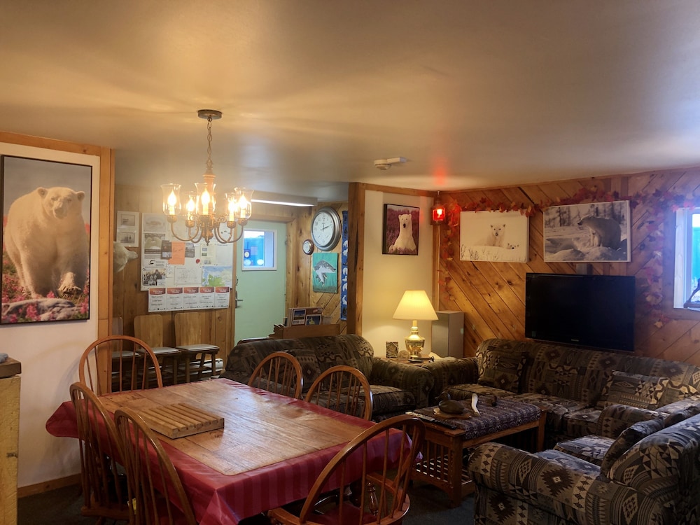 IceBerg Inn 13/25