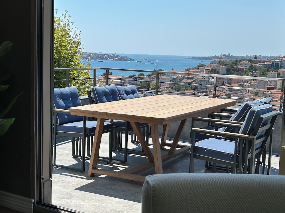 Mona Bosphorus 36/50