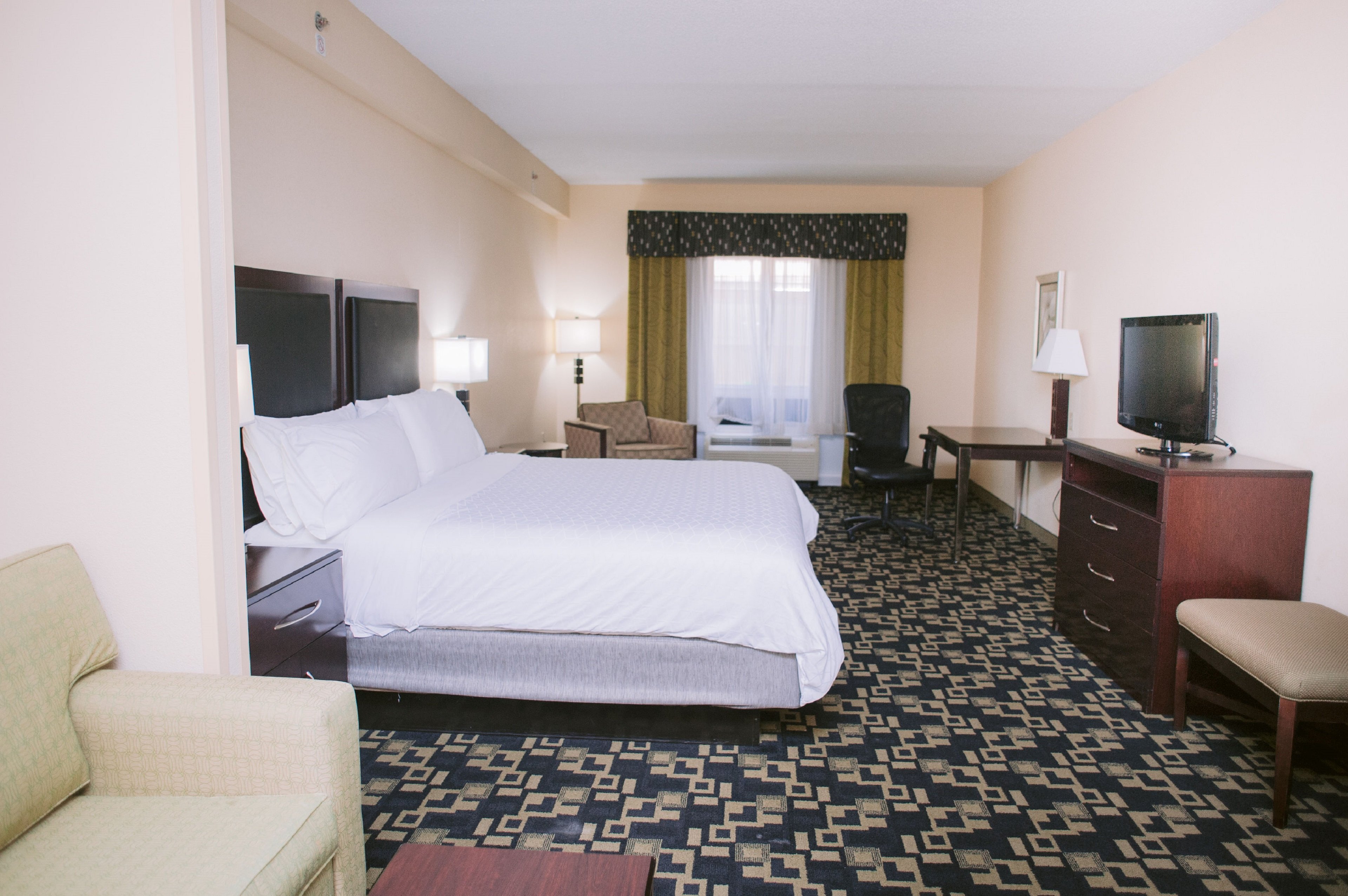 Holiday Inn Express Hotel and Suites Raleigh Sw Nc State 22/80