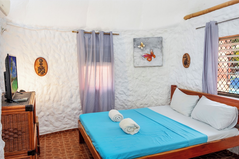 Panglao Chocolate Hills Resort 12/62