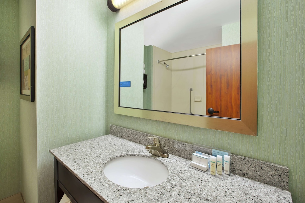 Larkspur Landing Hotel South Bend 47/50
