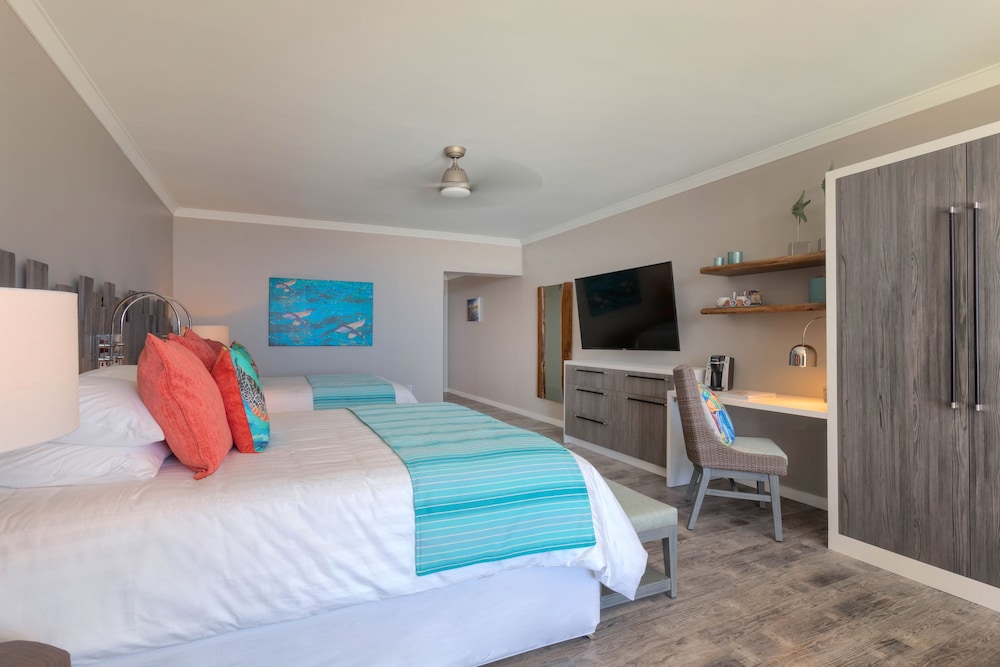 Luxury, King Bed, Ocean Front, Sofa, Balcony