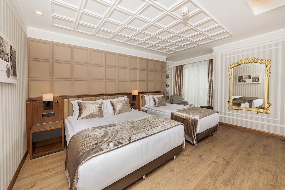 Triple Family Room