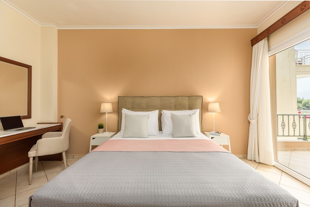 Evdion Hotel 25/71