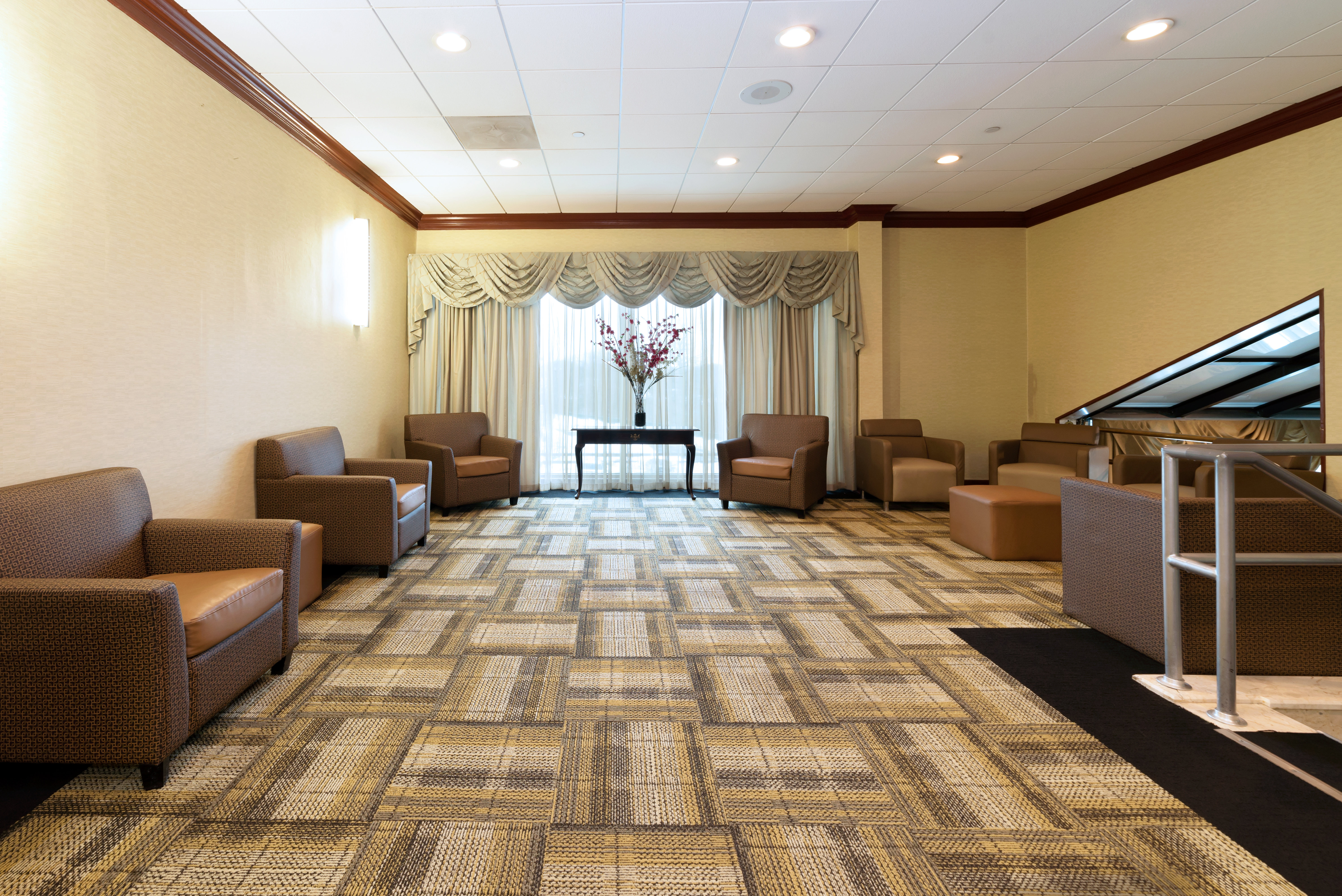 Garner Hotel Totowa by IHG 42/74