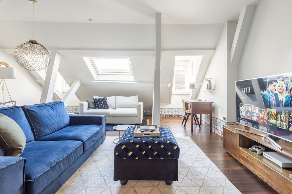 Lisbon Downtown Luxury Family Residence 14/25