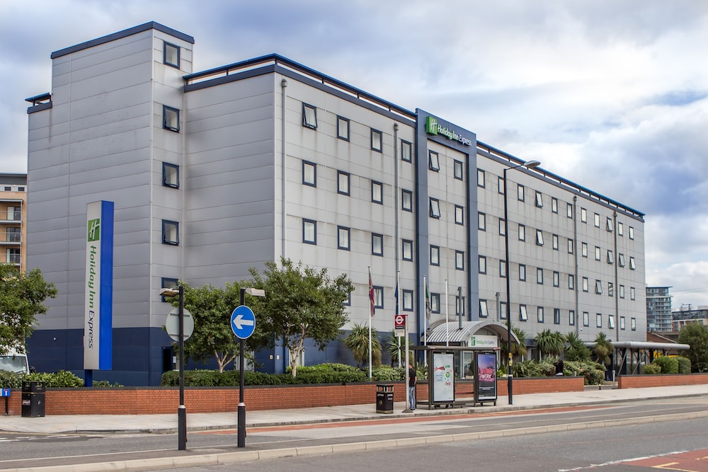 HOLIDAY INN EXPRESS ROYAL DOCKS in LONDON