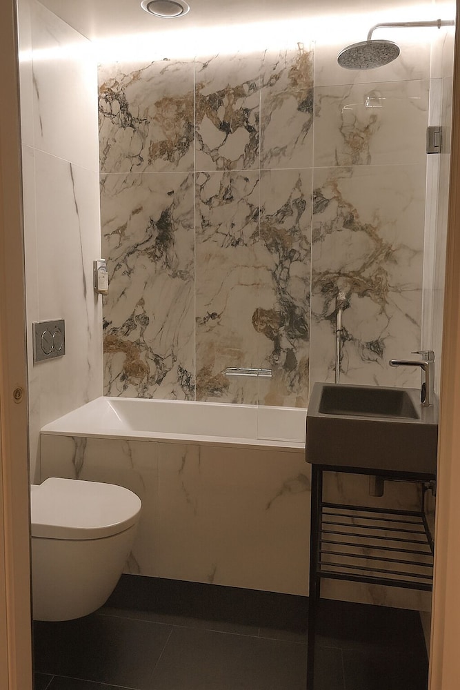 Tonic Hotel Du Louvre Paris 61/64