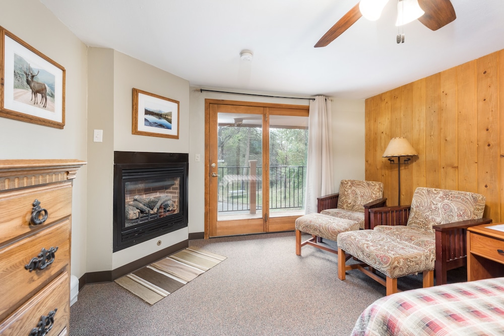4 Seasons Inn on Fall River 42/76