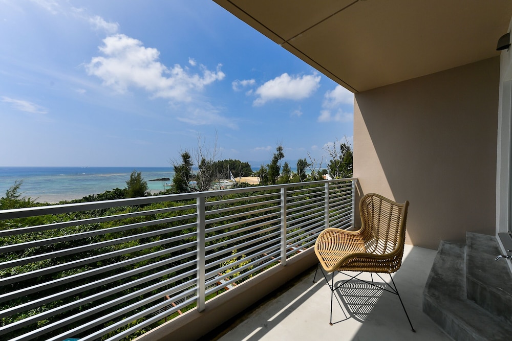 Odysis Onna Resort Hotel 8/72