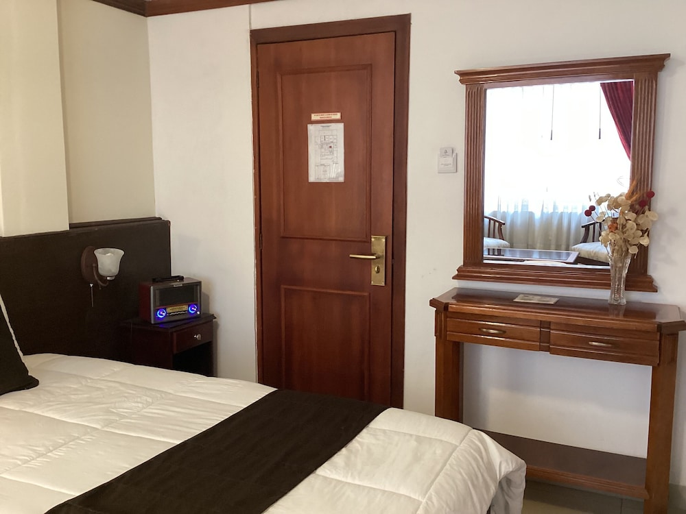 Hostal Mitad Del Mundo 40/69