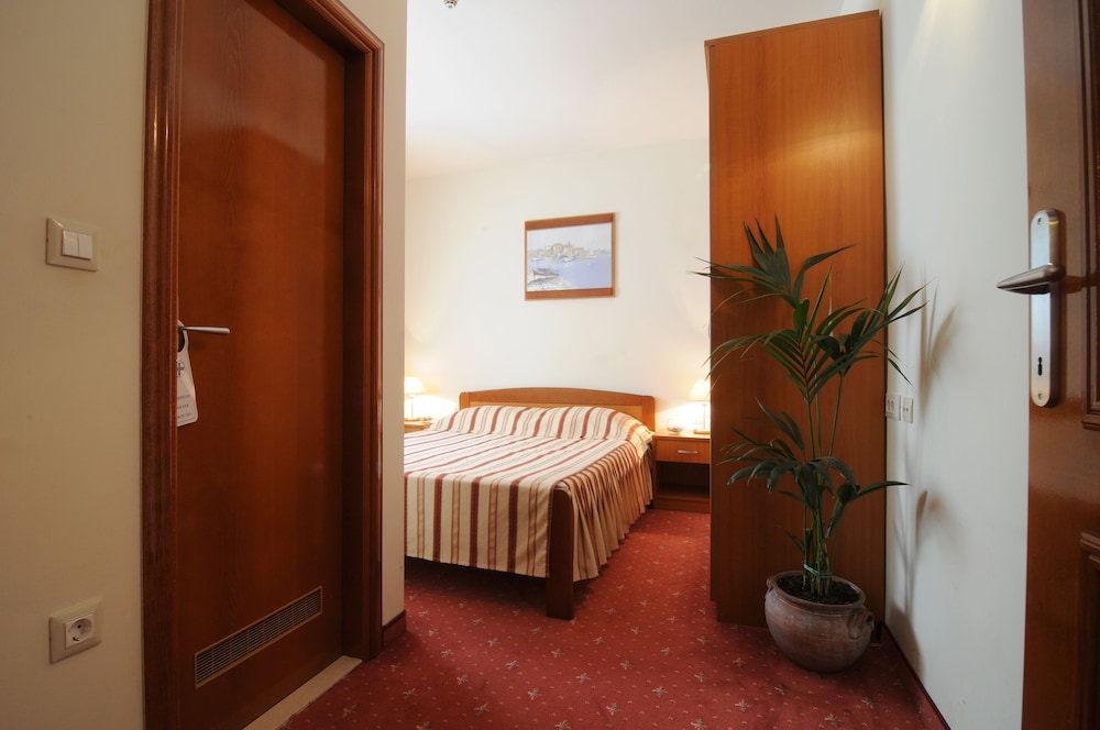 Hotel Rosina 10/34