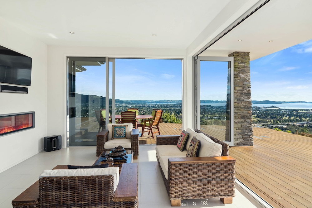 Tihi Retreat 36/49