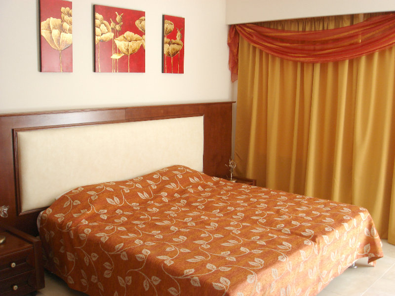 Royal Beach Hotel 14/53