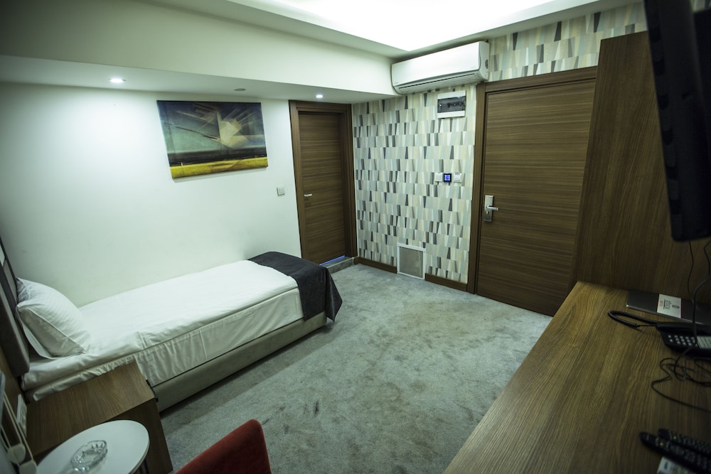 Rivada Otel 8/40