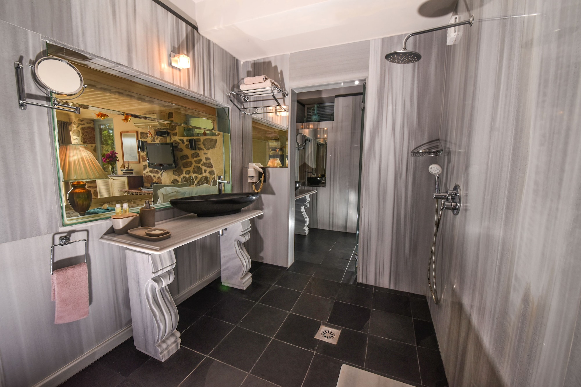 SUITE, PRIVATE GARDEN, PRIVATE POOL